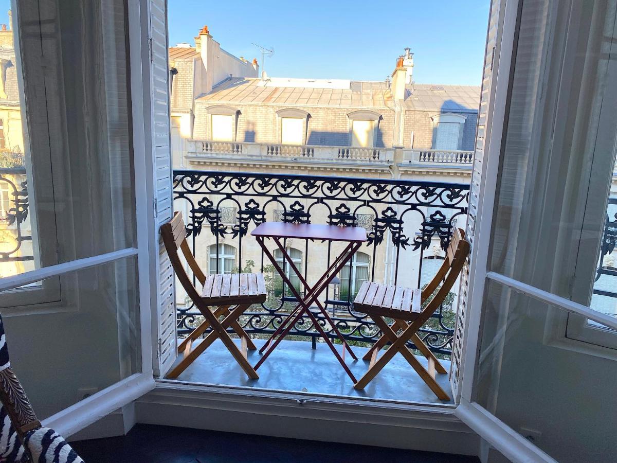 Outstanding 2 Bedrooms With A Terrific Eiffel Tower View Appartement Parijs